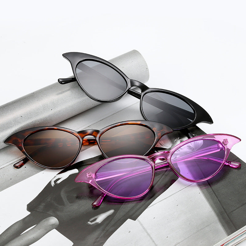 Ladies Cat-Eye Sunglasses with high-quality plastic frame and UV protection Bowlift