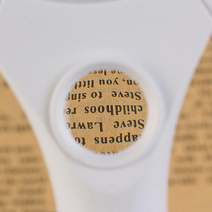 BowLift | LED reading magnifier