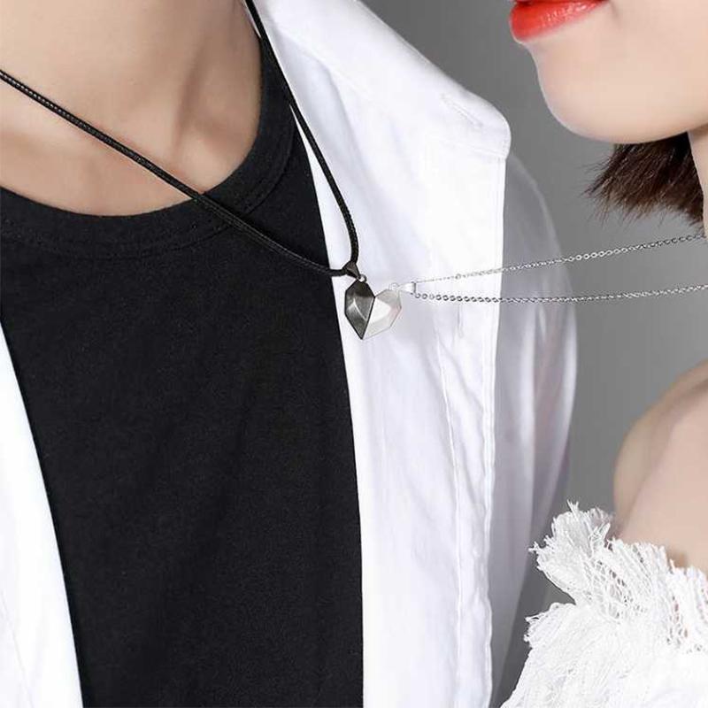 BowLift | Couple Heart Stitching Necklace