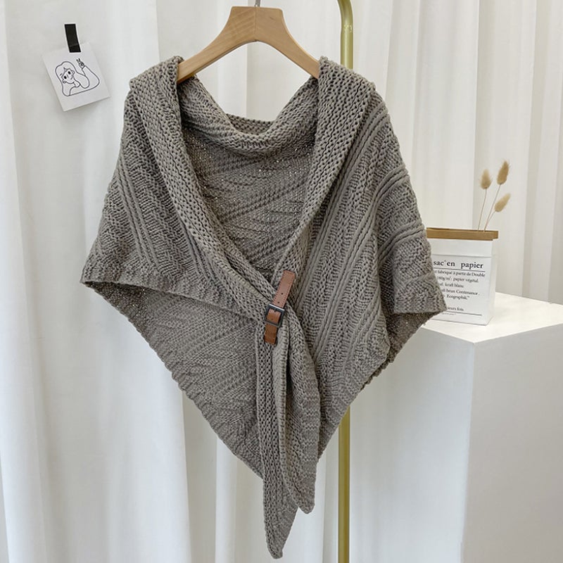 BowLift | Triangular Knit Scarf with Leather Loop