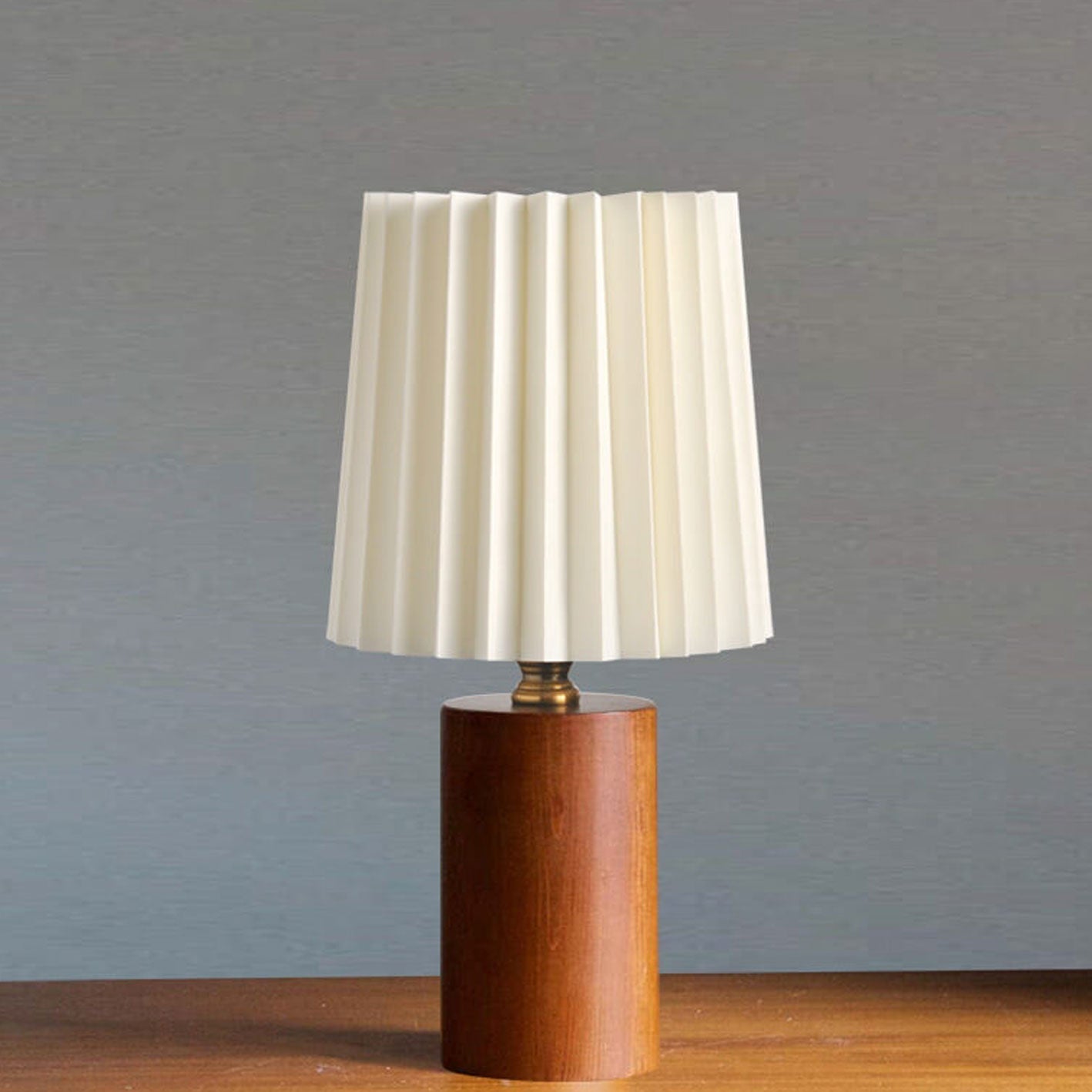 BowLift | Vintage Korean Pleated Column Solid Wood Base 1-Light Table Lamp
