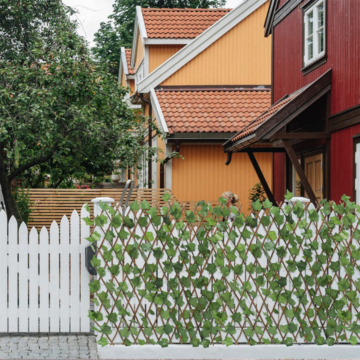 Expandable Faux Privacy Fence | Bowlift