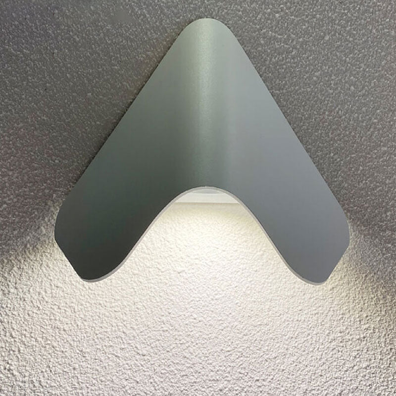 Modern Creative Triangle Aluminum LED Outdoor Waterproof Wall Sconce Lamp | Bowlift