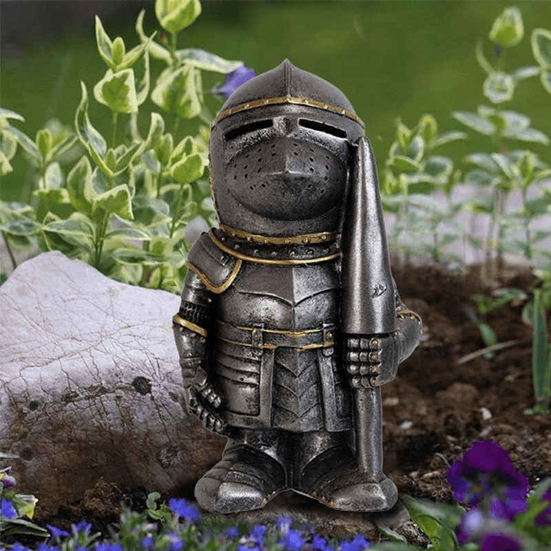 Little Knight Garden Guardian | Bowlift