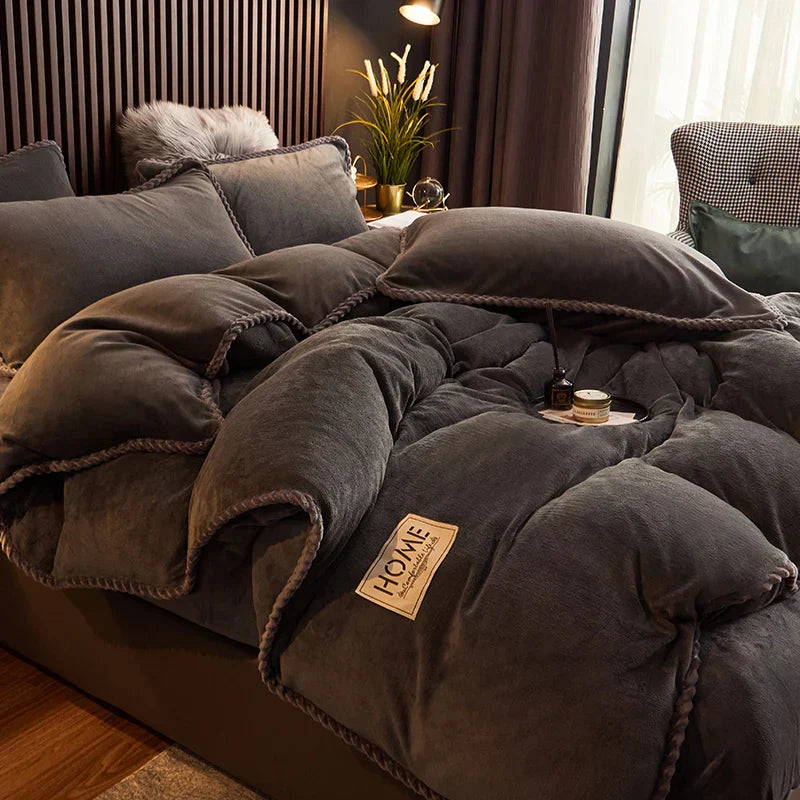 BowLift | PlushHaven Luxe Velvet Duvet Cover Set – Kingsize Warmth & Comfort
