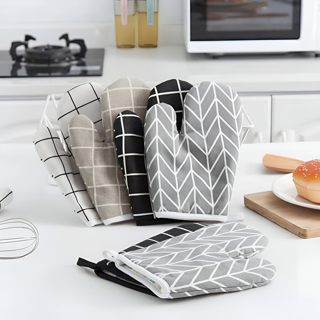 BowLift | Heatproof Grid Pattern Kitchen Mitts