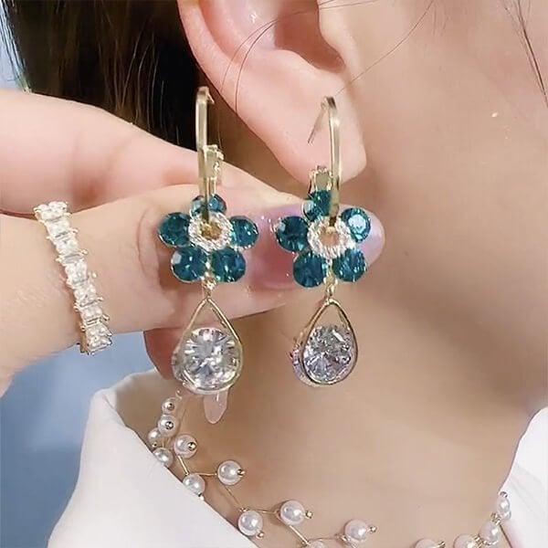 BowLift | Elara Elegant Floral Sparkle