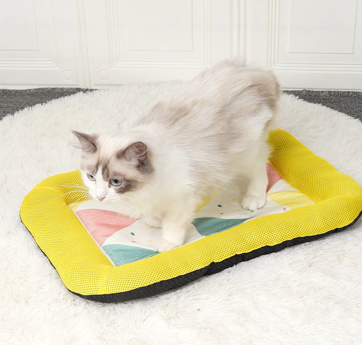 BowLift | Pet Silk Cooling Mat