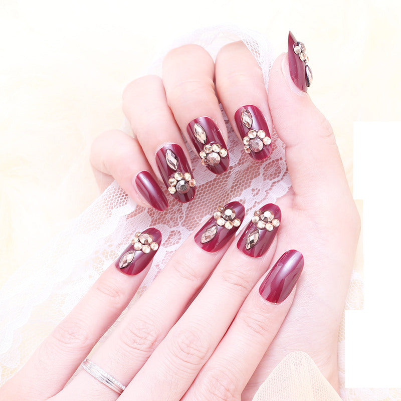 Glamorous Elegant Press-On Nail Set