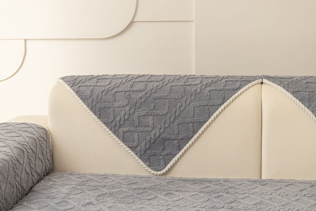 BowLift | Classic One-Piece Sofa Slipcover