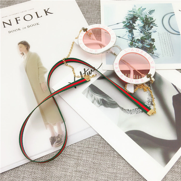 Stylish Eyewear Chain with Dual Color Stripes Bowlift