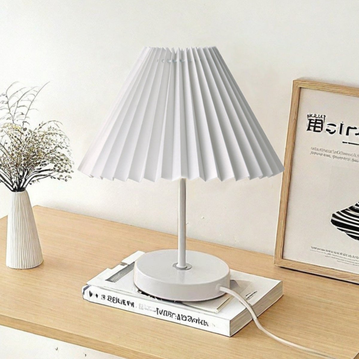 BowLift | Pleatique Table Lamp