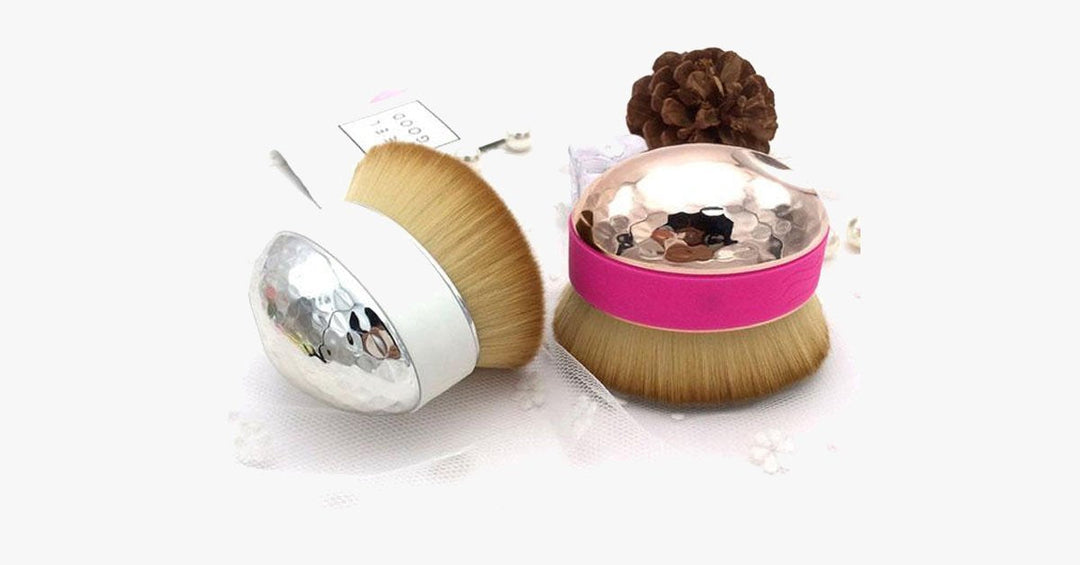 BowLift | Easy-to-use Palm Oval Brush for perfect blending of makeup
