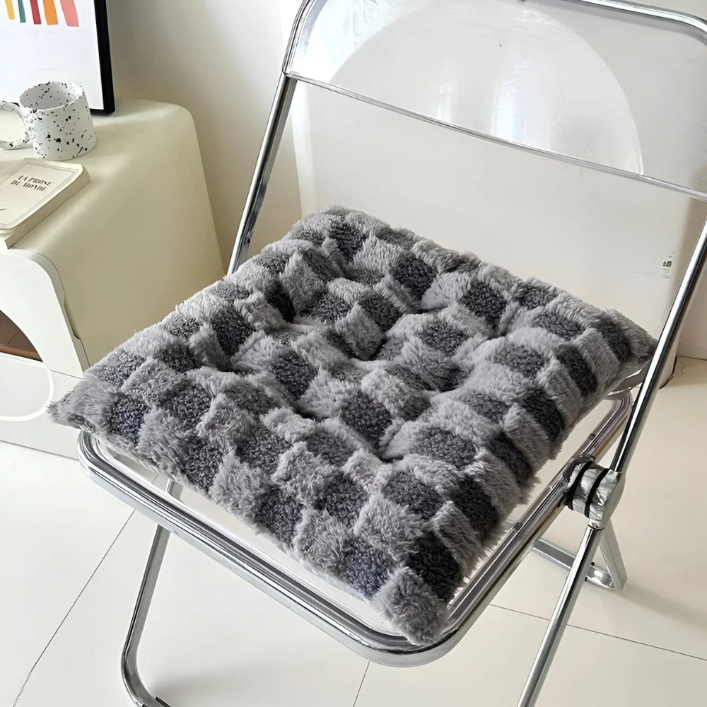 BowLift | Fuzzy Checkered Fur Padded Cushion