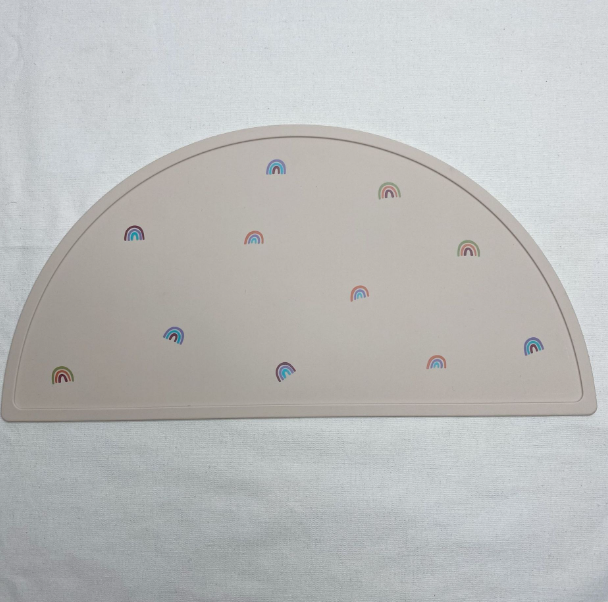 BowLift | Silicone Placemat for Kids – Non-Slip Table Mat in Crescent Shape