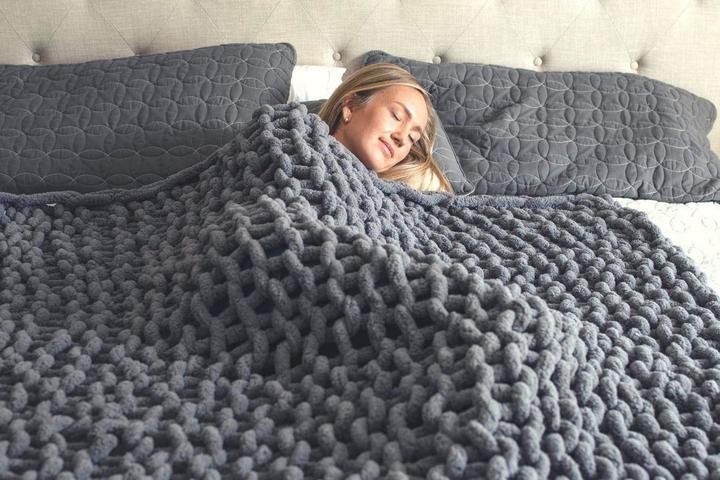 BowLift | Woven Blanket Soft and Elegant Accent for the Sofa
