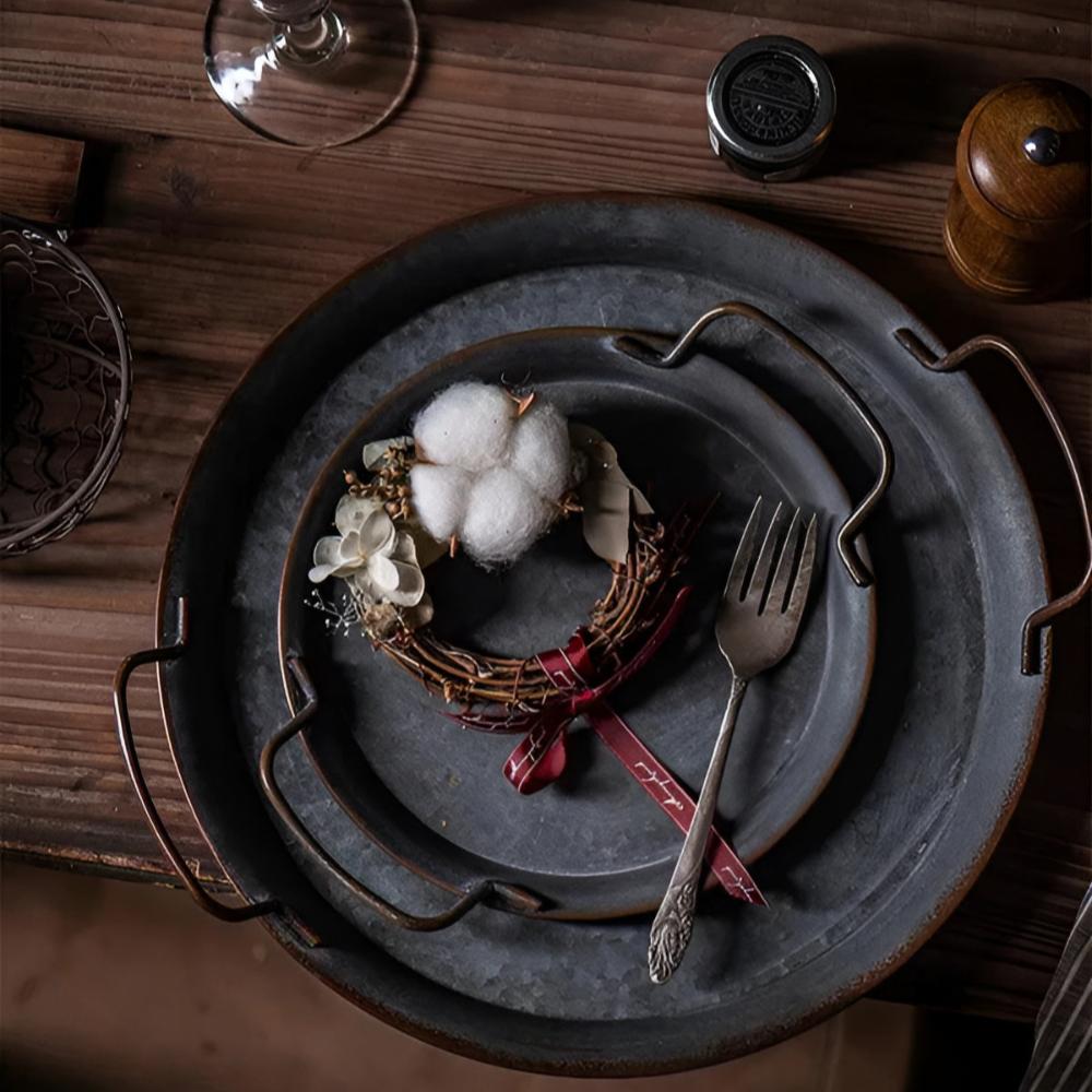 BowLift | Retro Round Metal Dinner Serving Trays
