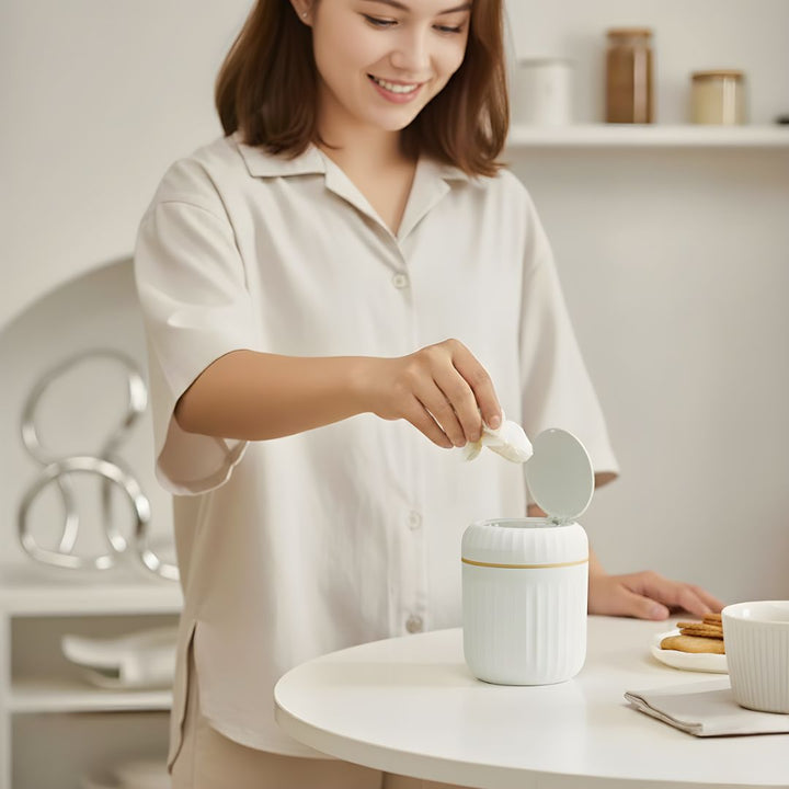 Odour-Sealing Lid – Durable Removable Inner Bucket – Compact Space-Saving Design – Keeps Desks Clean & Fresh Bowlift