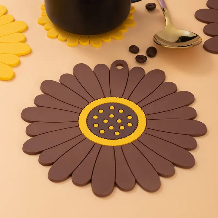 BowLift | PVC Heat Resistant Sunflower Table Mat