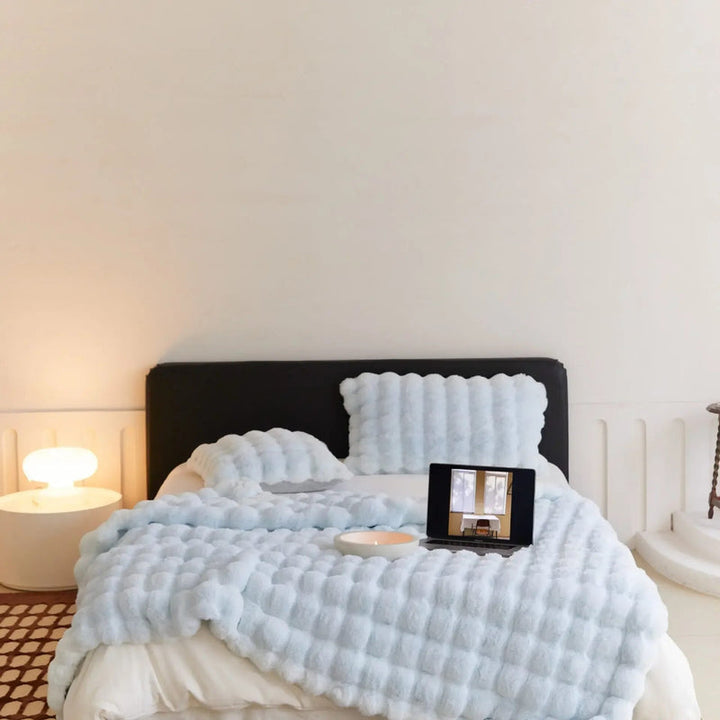 BowLift | Reversible SnuggleSoft fleece blanket Annual warmth