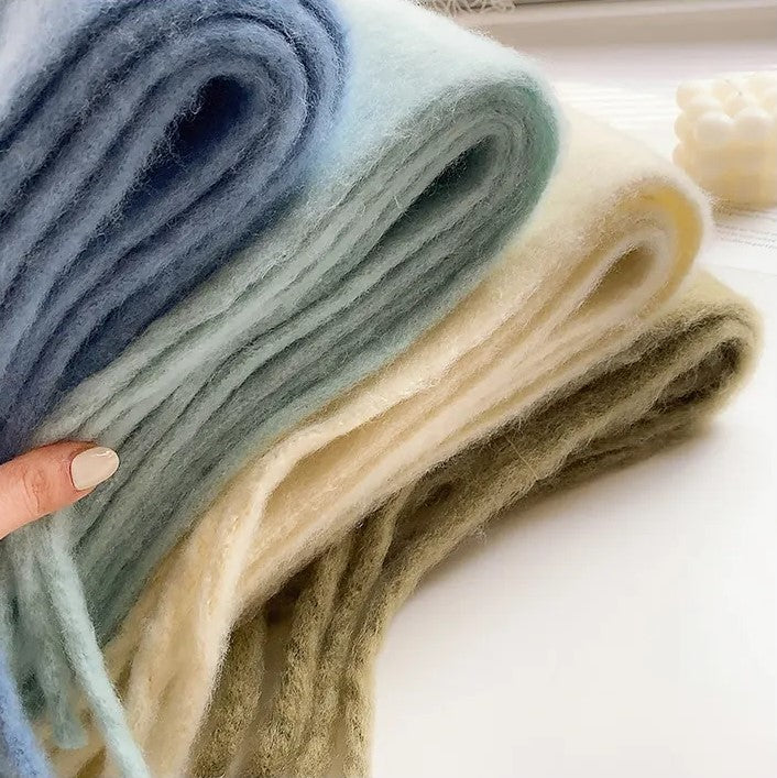 CashmereLuxe Scarf – Elegant and Super Soft Bowlift