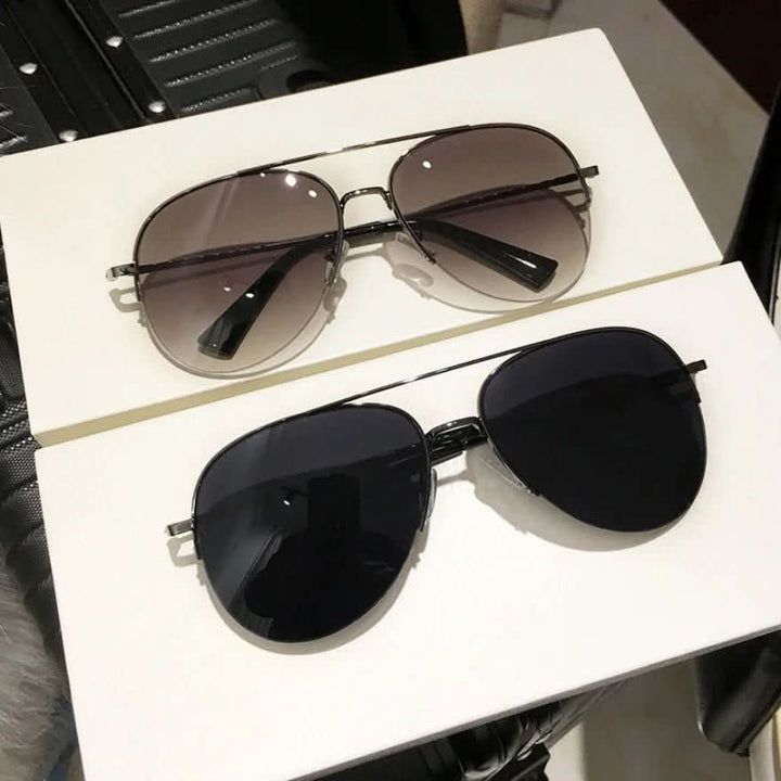 Pilot sunglasses for men with gradient lenses UV400 | Bowlift
