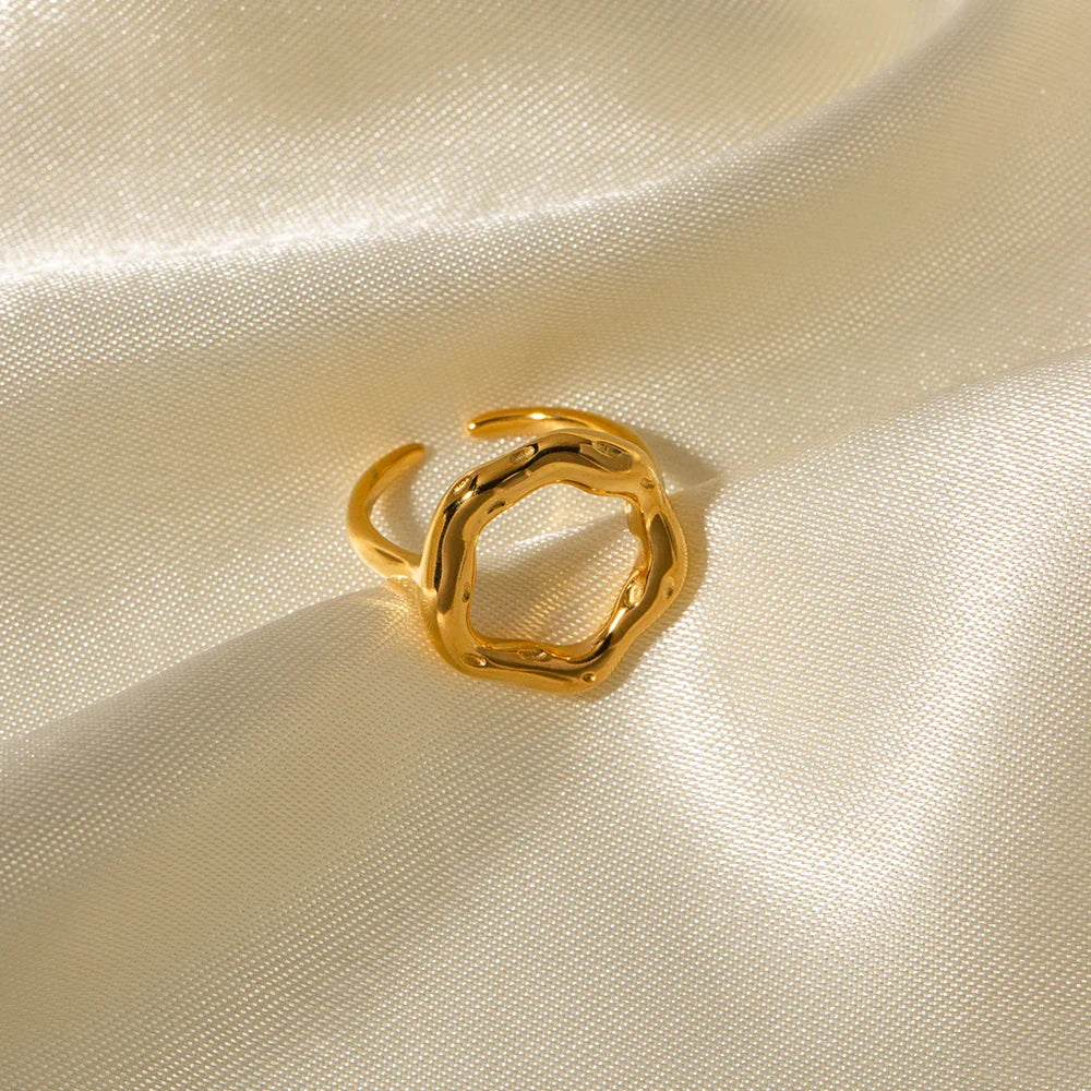 BowLift | 18k Melted Flower Open Ring