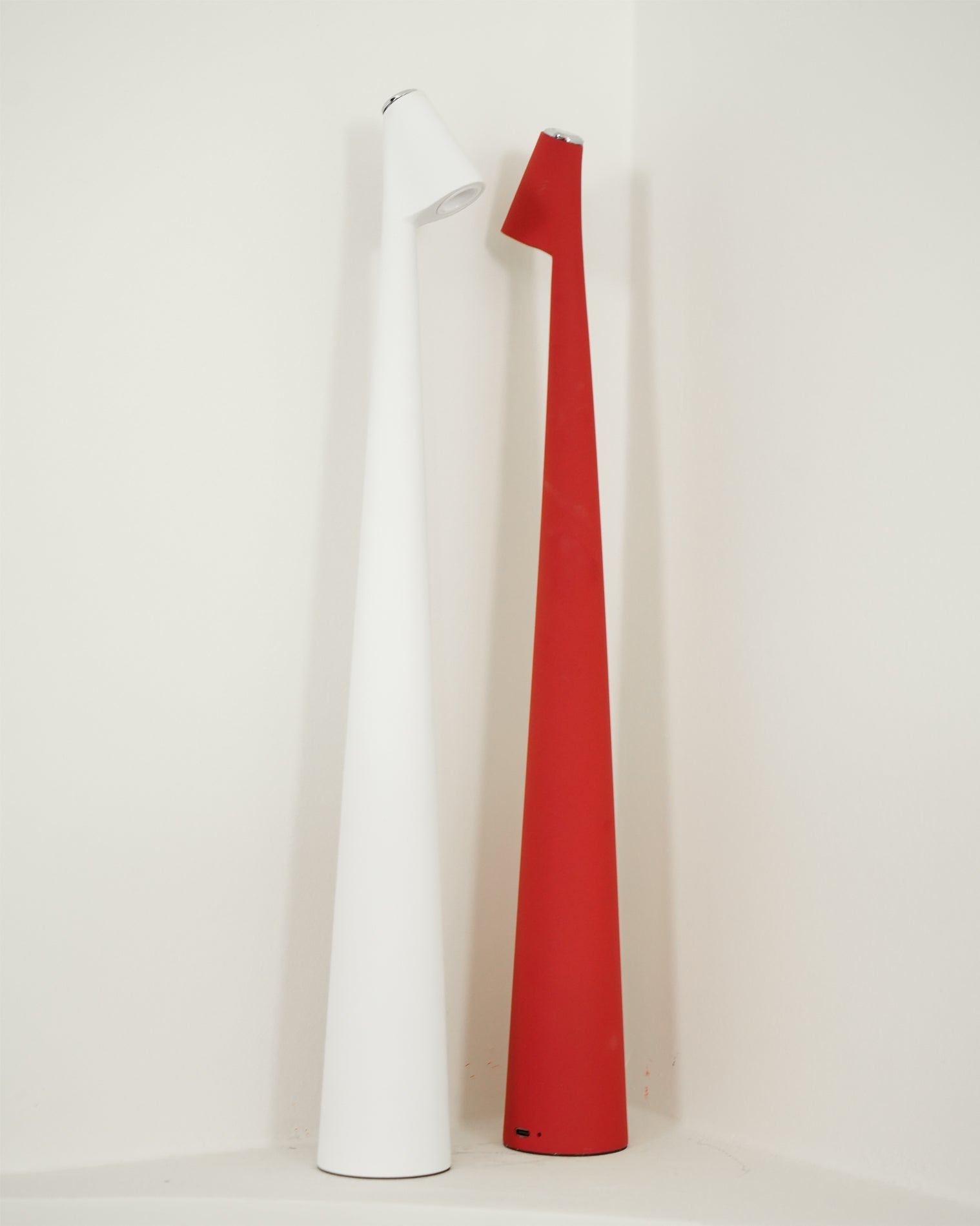 BowLift | EcoLight – Energy-Efficient Rechargeable Desk Lamp