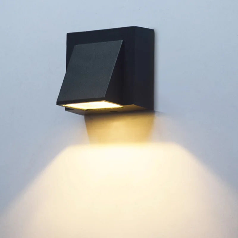 Modern outdoor wall light – Weatherproof LED wall lamp for garden and terrace | Bowlift