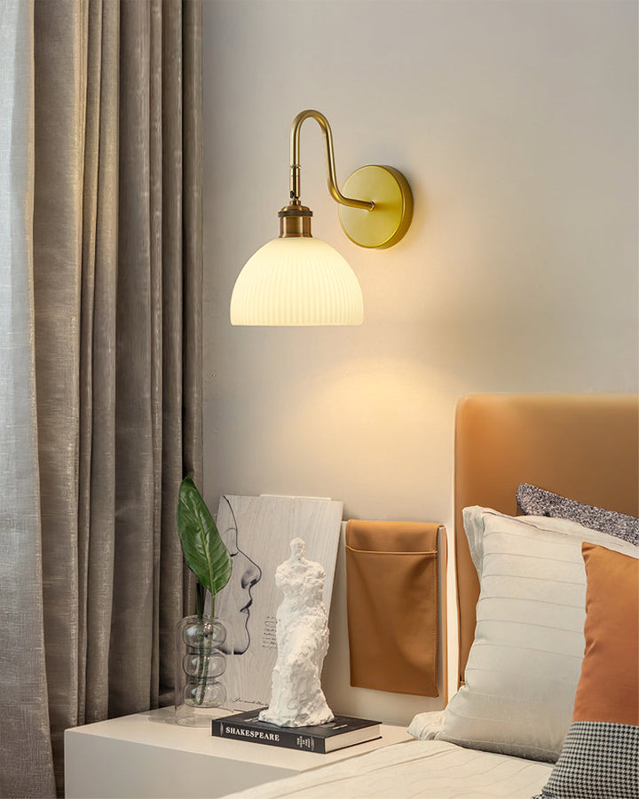 BowLift | HeritageBeam – Classic Wall Lamp with Luxe Elegance