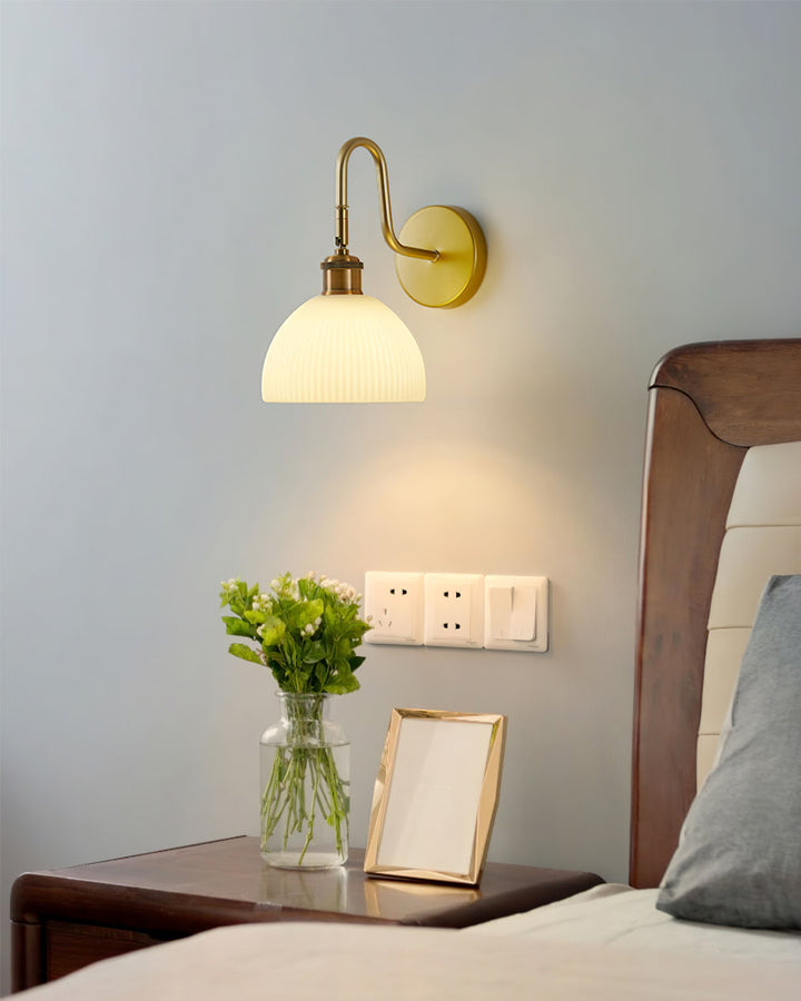 BowLift | HeritageBeam – Classic Wall Lamp with Luxe Elegance