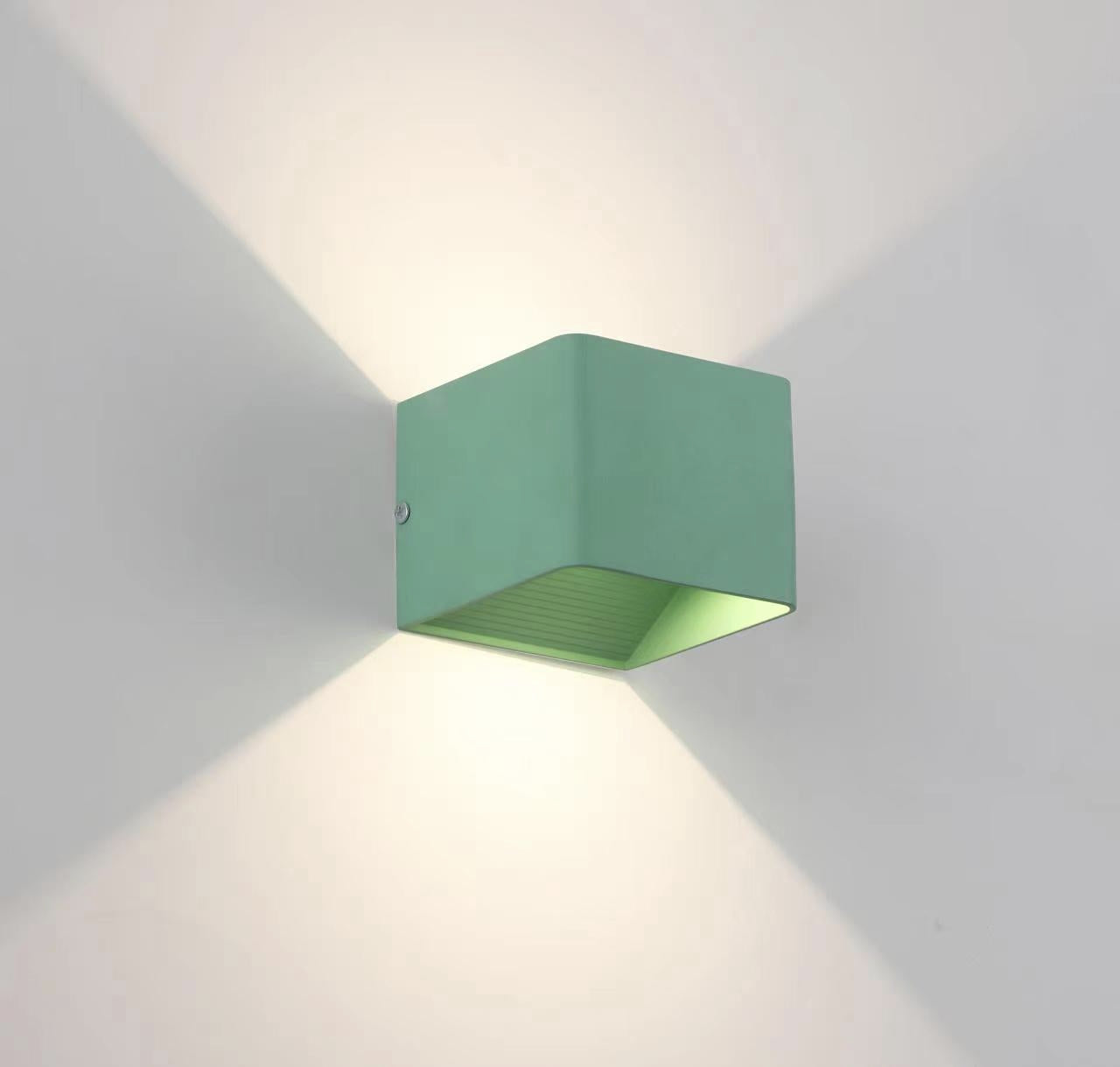 BowLift | Modern square wall light