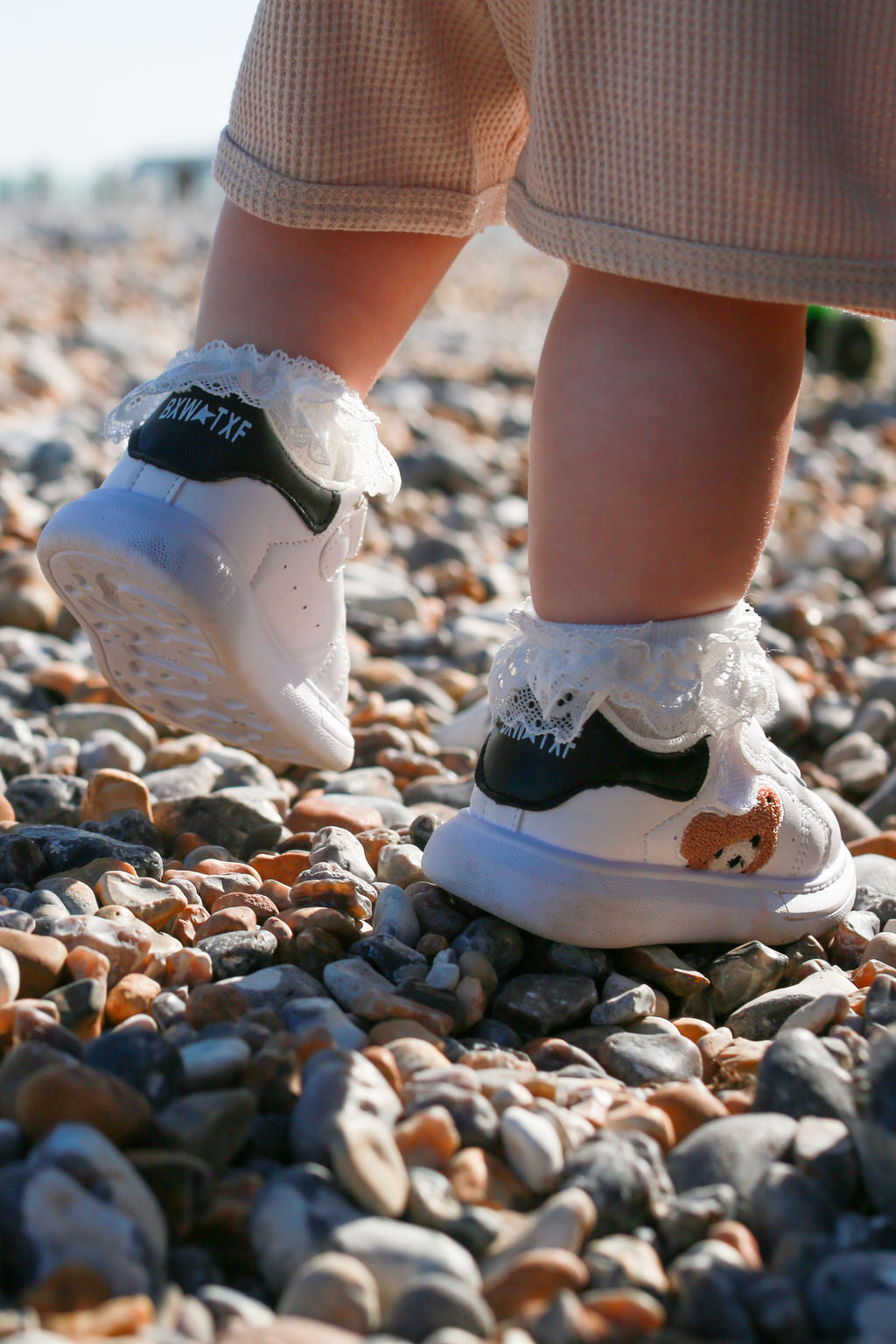 BowLift | Active learning to walk shoes for toddlers