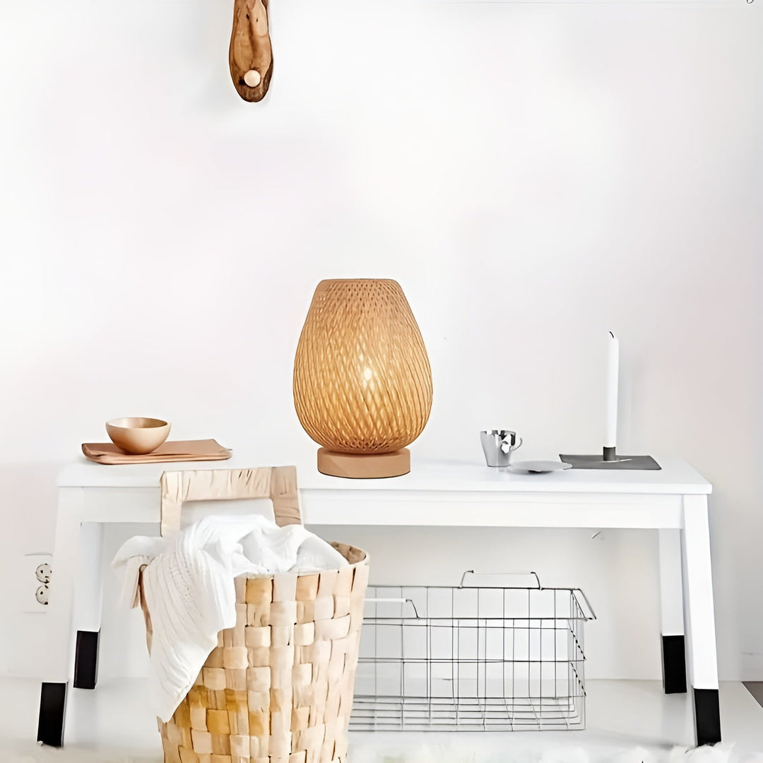 BowLift | Stylish Bamboo Table Lamp with USB Power – Sustainable and Energy-Efficient Design