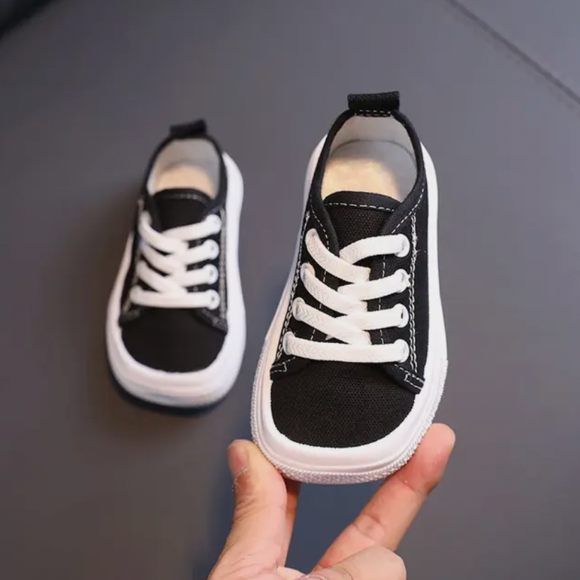 BowLift | Ergonomic Barefoot Sneakers for Kids - FlexiSteps