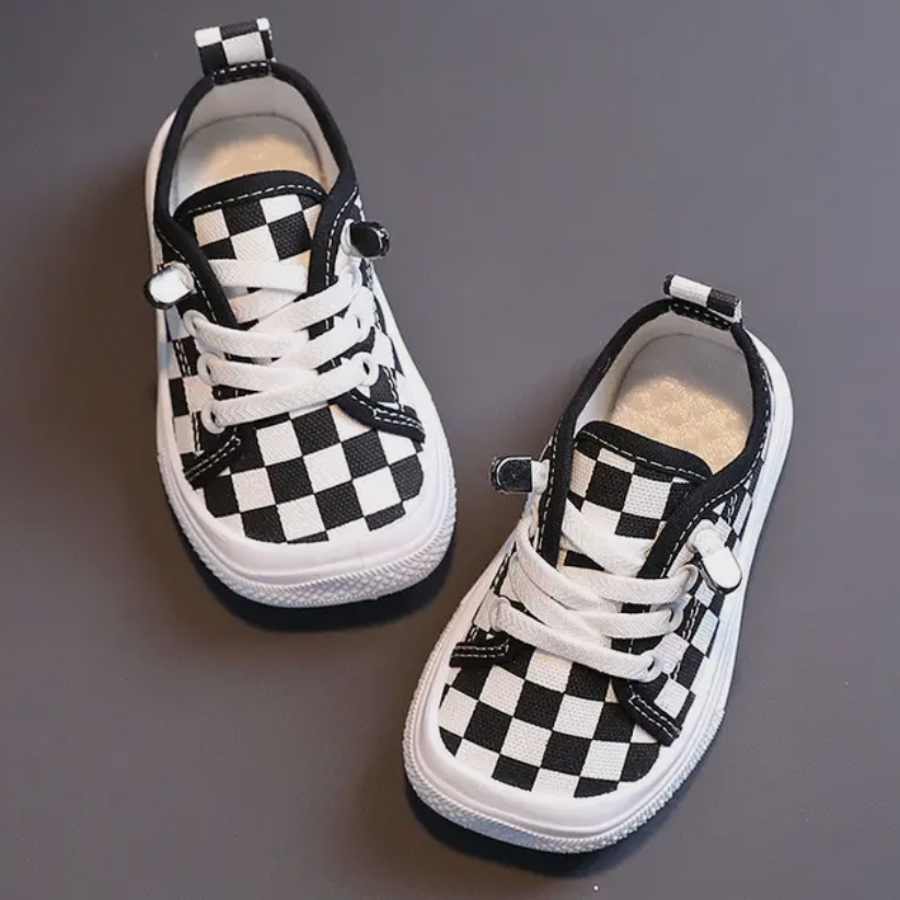BowLift | Ergonomic Barefoot Sneakers for Kids - FlexiSteps