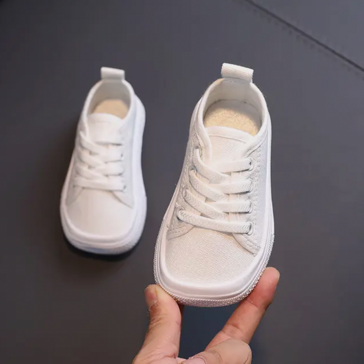 BowLift | Ergonomic Barefoot Sneakers for Kids - FlexiSteps