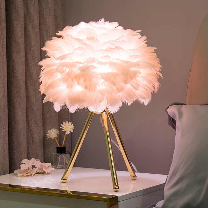 BowLift | Blossom Table Lamp – Elegant Feather Design with Dimmable Light