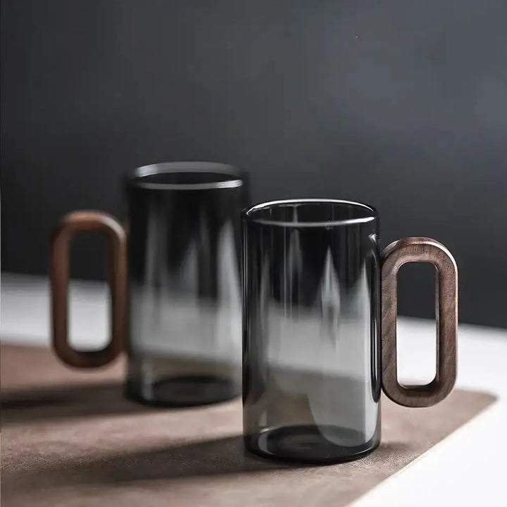 BowLift | Borosilicate glass with wooden handle