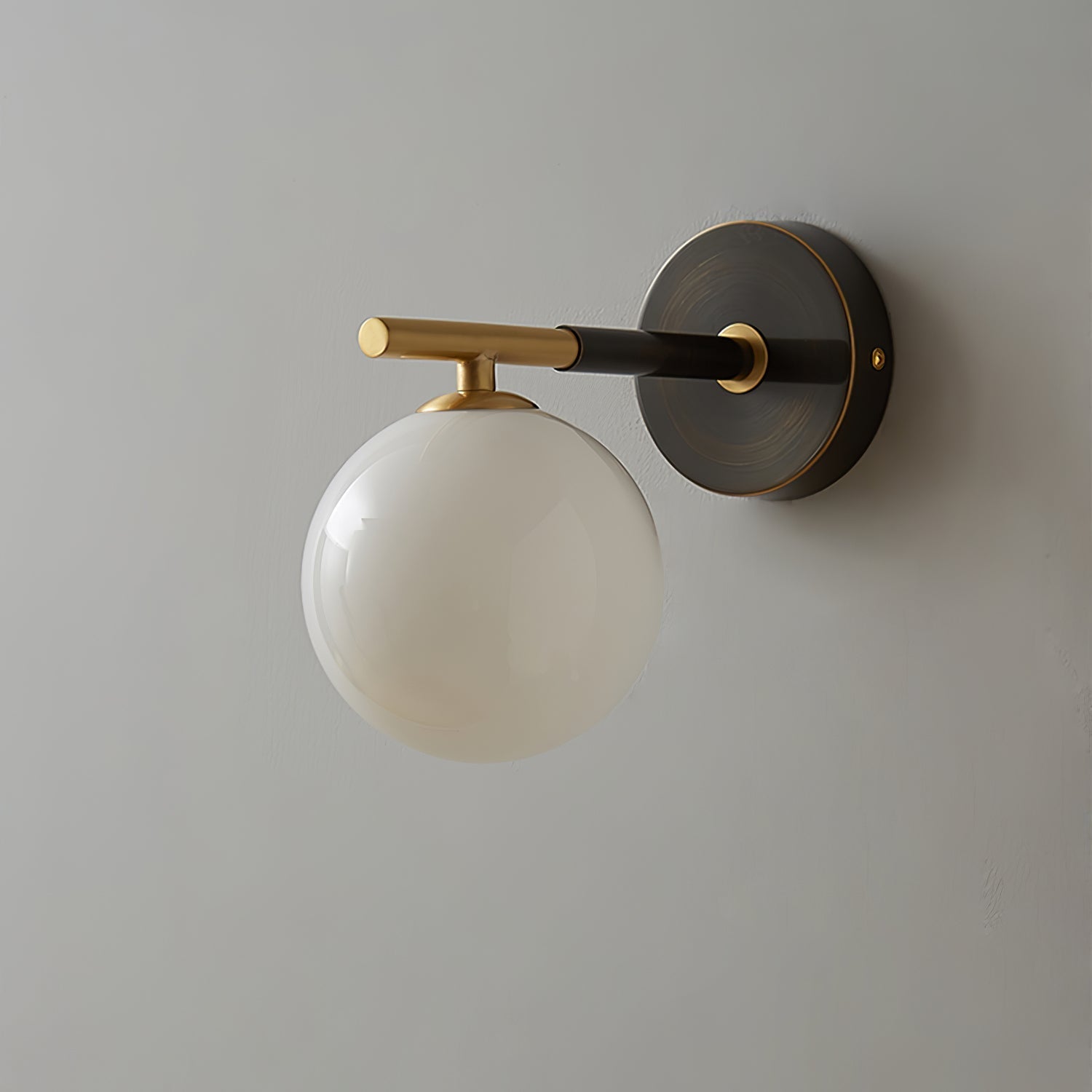 BowLift | GlobalGlow – Gold Wall Lamp with Global Inspiration