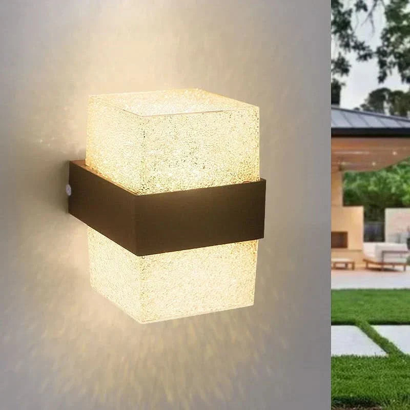 BowLift | Outdoor Wall Light – Nature-Inspired Weatherproof LED Fixture