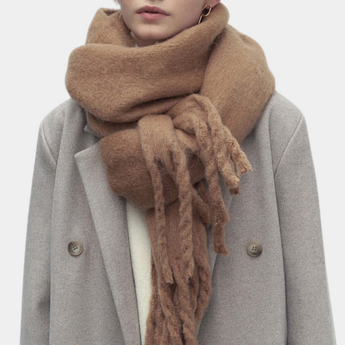 SoftGlam – Luxury Women's Scarf with Warm Look Bowlift