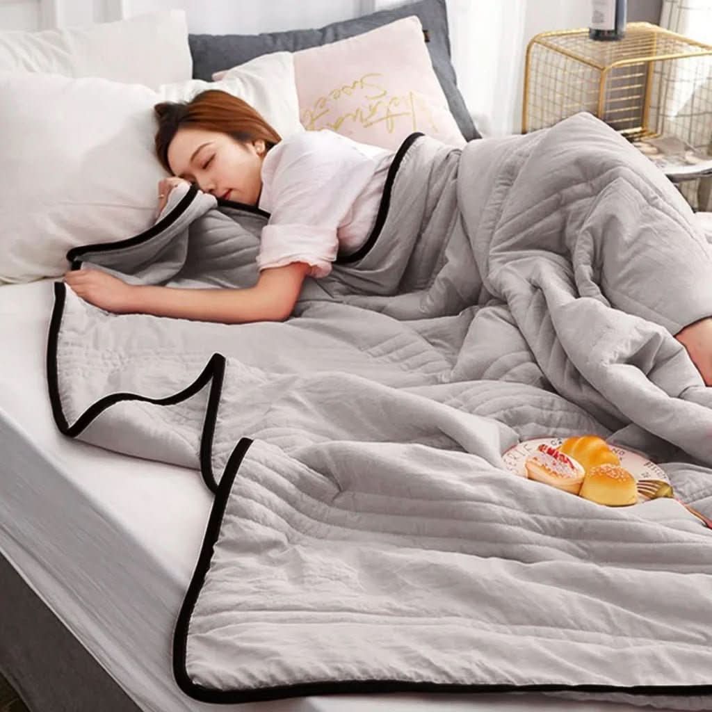 BowLift | Breathable cooling blanket for hot summer nights