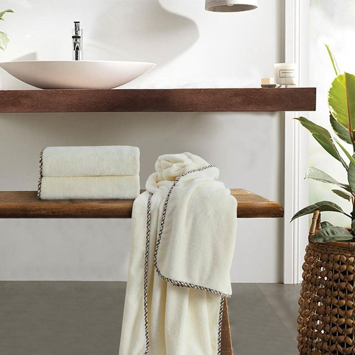 BowLift | Veluvon QuickDry Towel | Premium Microfiber Towel | Quick Drying & Highly Absorbent | Soft, Light & Travel Suitable