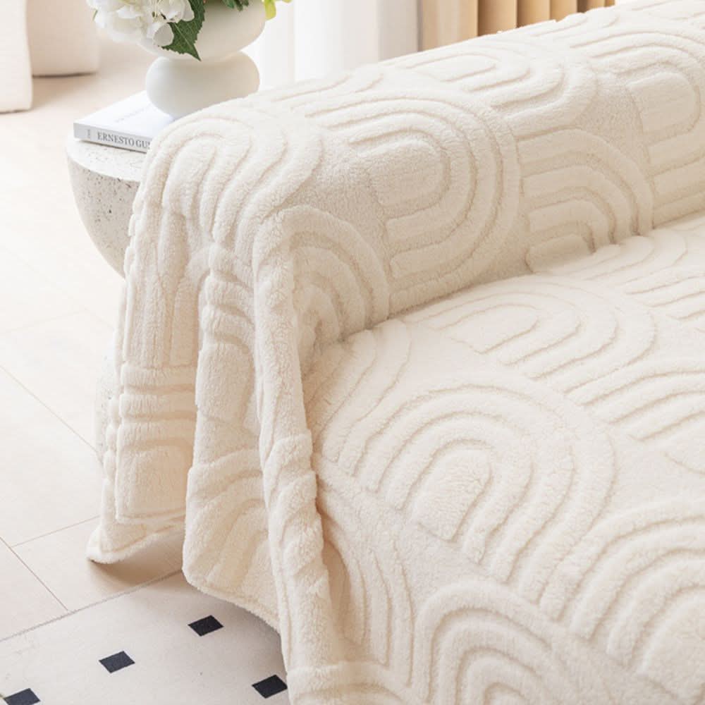 BowLift | Thick quilted sofa cover for secure fit