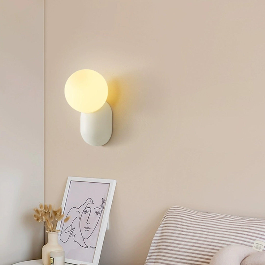 BowLift | ChicGlow Resin Wall Lamp – Elegance and Energy Efficiency in One