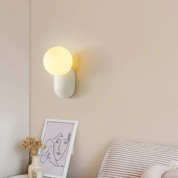 BowLift | ChicGlow Resin Wall Lamp – Elegance and Energy Efficiency in One