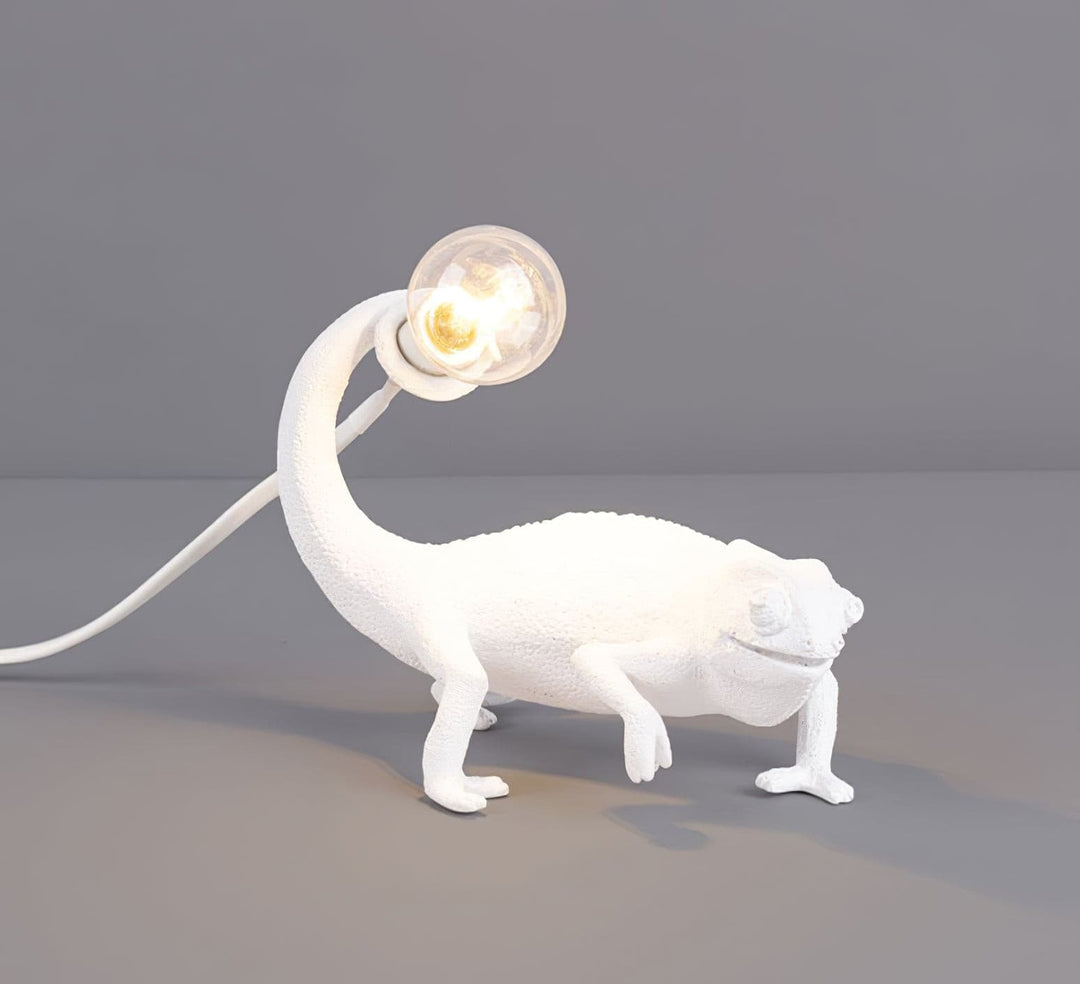 BowLift | CamouGlow – Resin Table Lamp with Charming Chameleon Detail
