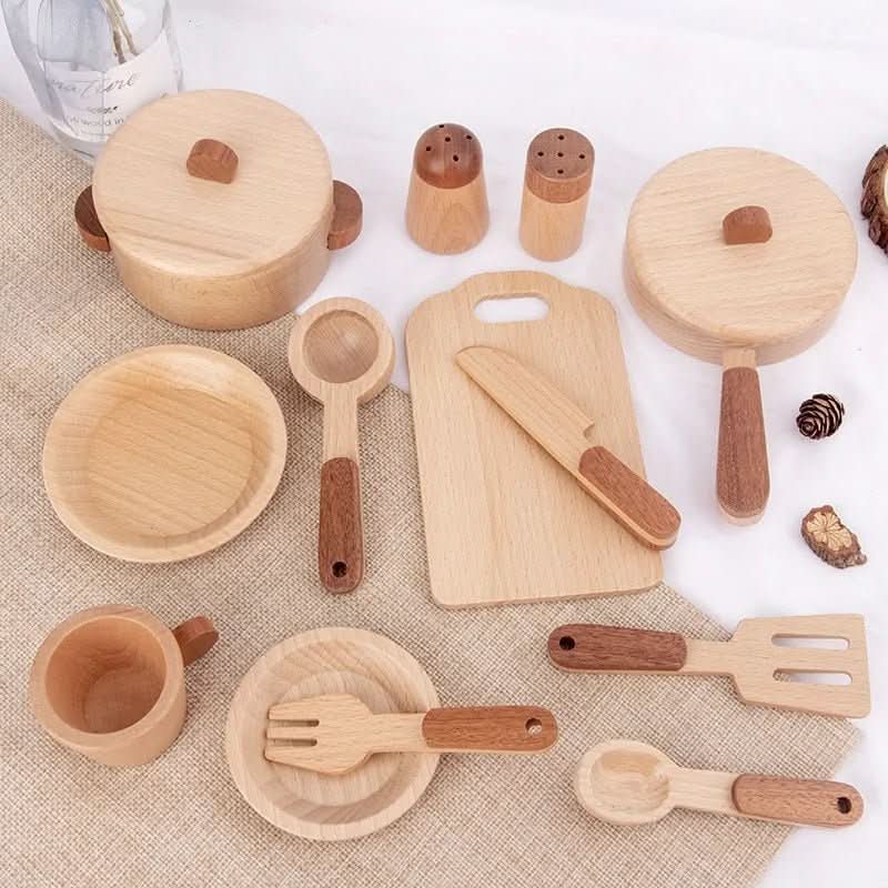 BowLift | Children's kitchen made of wood in log design