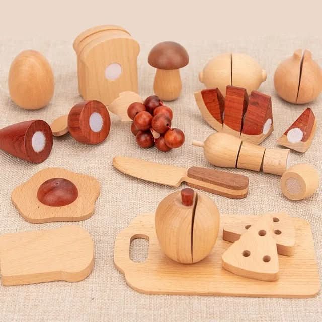 BowLift | Children's kitchen made of wood in log design